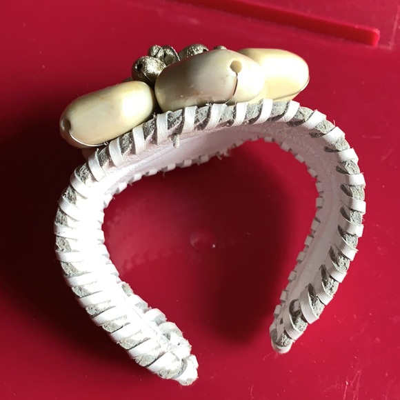 White leather adjustable cuff & ceramic Beads OOAK - Picture 7 of 7